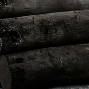 EUCALYPTUS BLACK CHARCOAL
